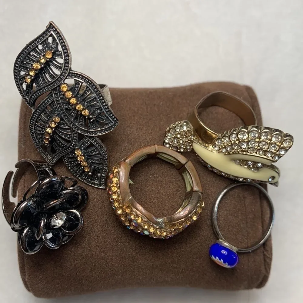 Lot of 5 costume jewelry rings